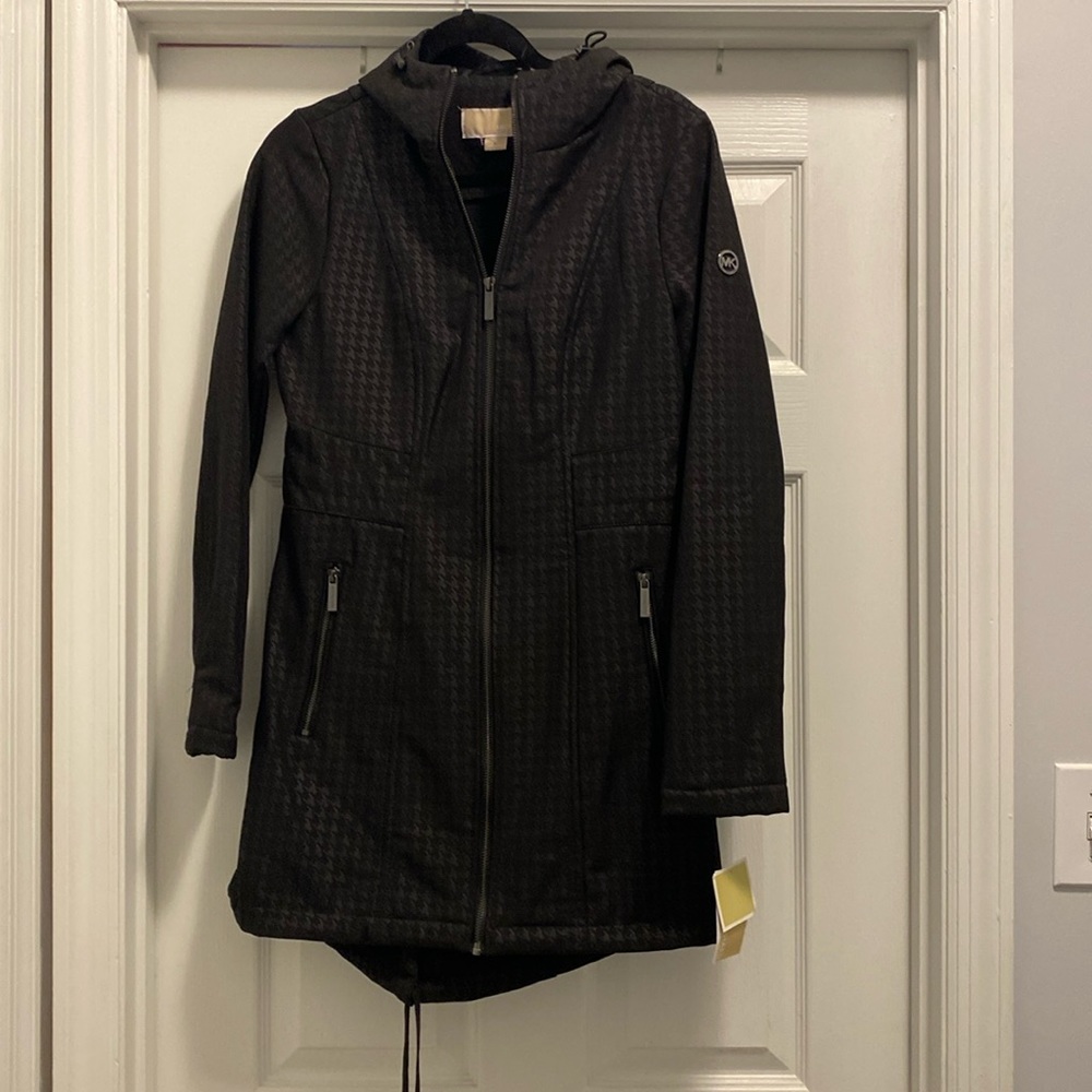 NWT Michael Kors Houndstooth Water resistant jacket. Size xs.
